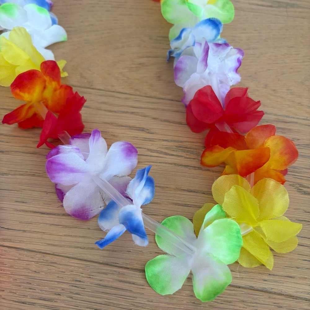 Colorful LED Flower Lei and Kukui Nut Lei Set - Picture 6 of 9